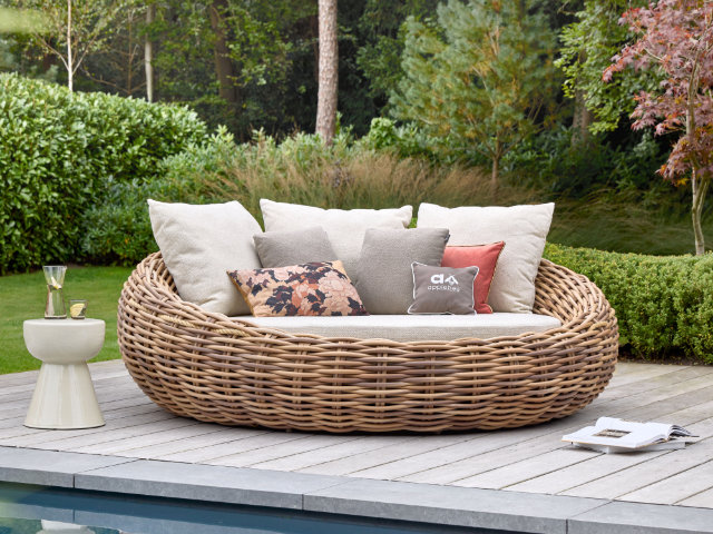 AppleBee_2025_Cocoon_Daybed_Boucle_Amb_HRML_.jpg