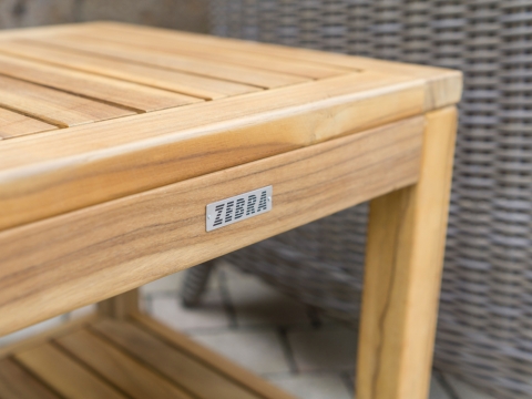 Zebra Lobby Kaffeetisch 45x45x45cm aus Teakholz mit Ablagefach
