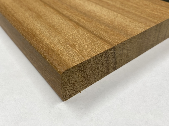 Terrassendiele Bangkirai-Yellow Balau 25x145mm beids. glatt gehobelt