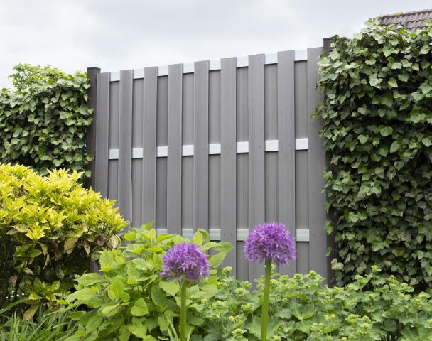 Groja WPC Fertigzaunelement 180x180cm hellgrau gerillt