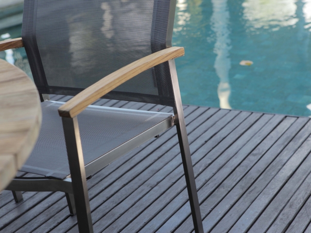 Zebra Setax Sessel hoch midnight-grey Edelstahl, Teak Armlehnen